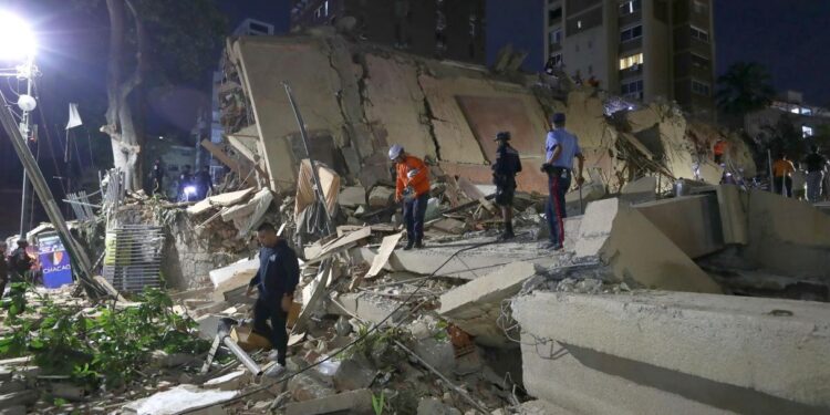 Venezuela in ginocchio: oltre 900 morti, almeno 3 italiani. I sono feriti più di 3mila