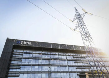 A giugno consumi elettrici +1,8%, nel primo semestre produzione fotovoltaica +19,2%
