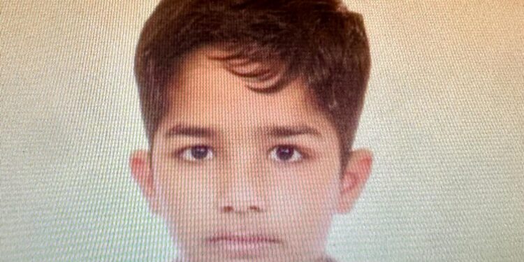 Non ce l’ha fatta: il piccolo Elyas morto un mese dopo lo schianto dove perse anche il padre