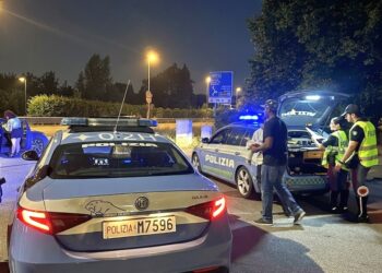 Controlli della polizia contro le stragi del sabato sera