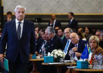 Tajani guida missione in Egitto: Energia e export al centro. Al Sisi invita Meloni