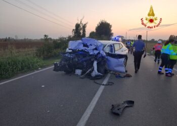 Due morti nel terribile schianto frontale tra auto alle porte di Asola