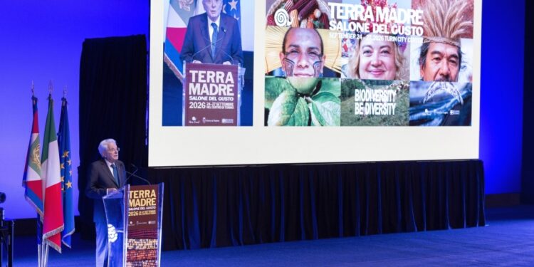 Terra Madre al via nel segno di Carlin Petrini. Mattarella: “Cibo non sia usato come arma”